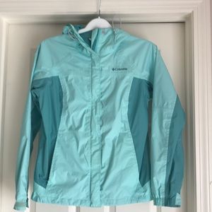 Light weight rain jacket